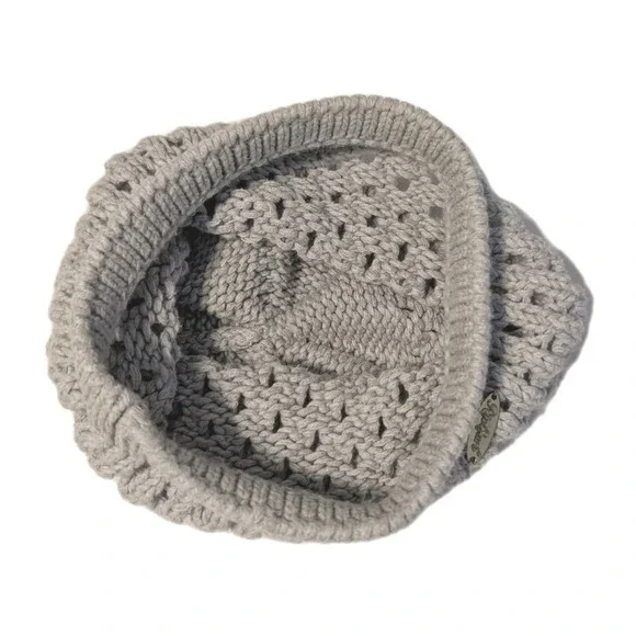 Rip Curl Women's Loose‎ Knit Boho Beanie Winter Hat Gray Metal Logo Tag One Size - Picture 4 of 4